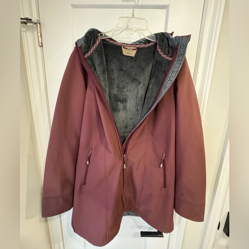 Wind River size large fuzzy lined jacket